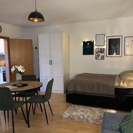 Farawayhomes Apartmán *