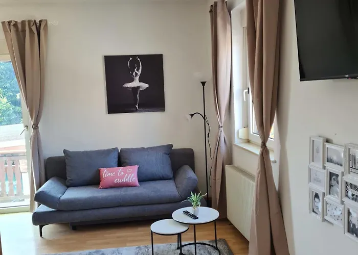 Farawayhomes * Pregarten