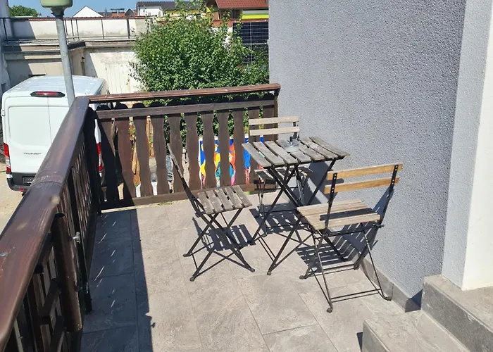 Apartment Farawayhomes